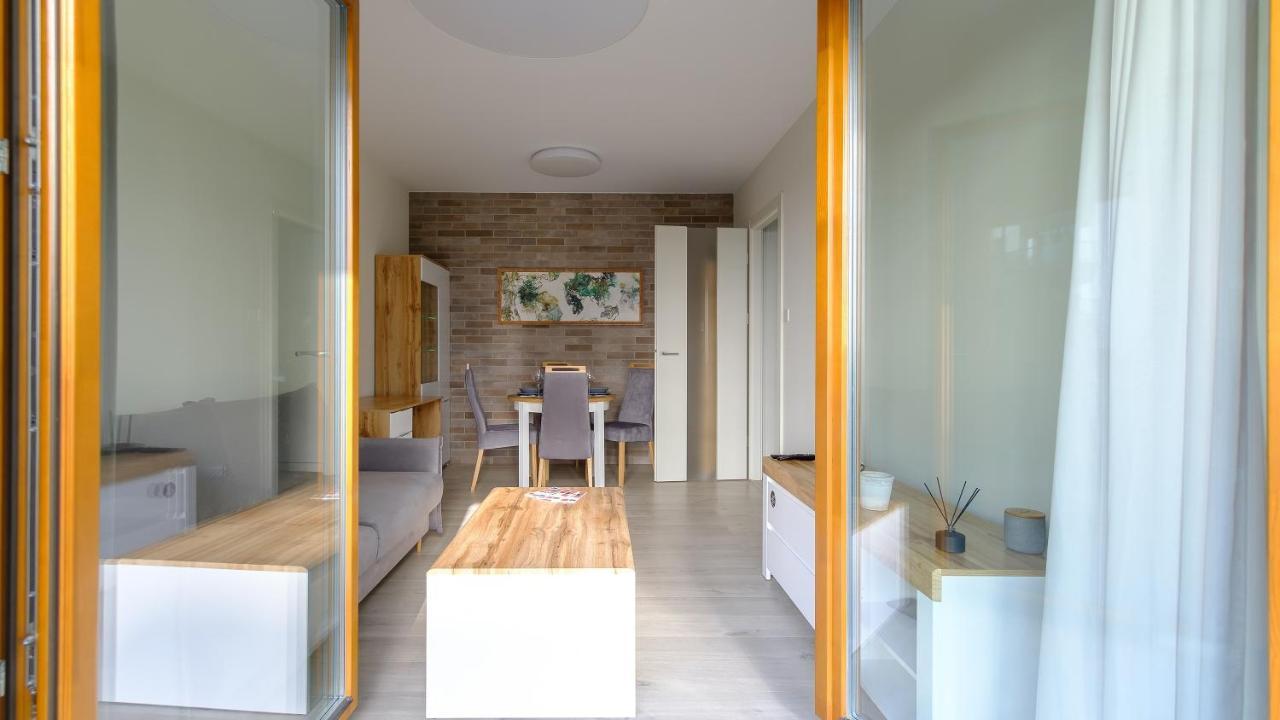 Hello Apartments Zajezdnia Wrzeszcz With Private Parking 格但斯克 外观 照片