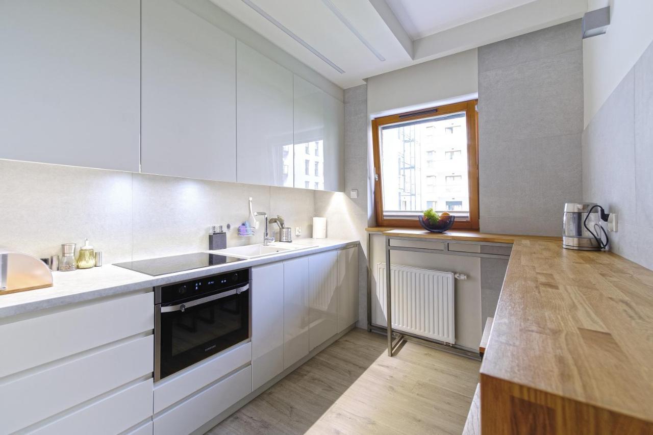 Hello Apartments Zajezdnia Wrzeszcz With Private Parking 格但斯克 外观 照片