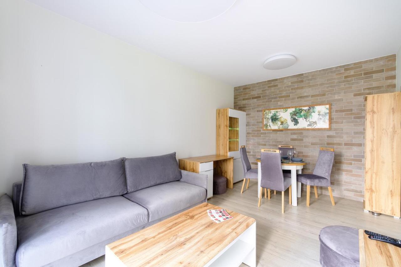 Hello Apartments Zajezdnia Wrzeszcz With Private Parking 格但斯克 外观 照片