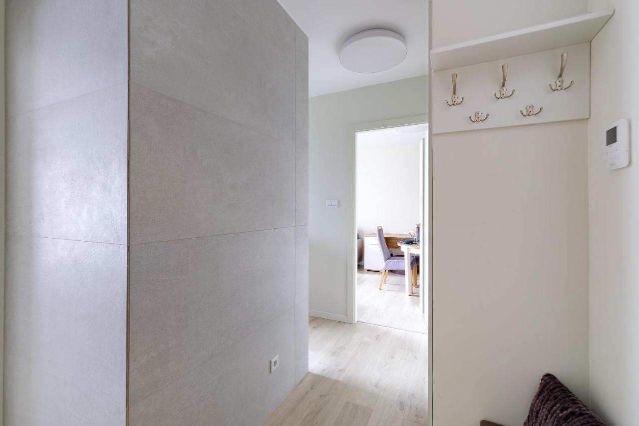 Hello Apartments Zajezdnia Wrzeszcz With Private Parking 格但斯克 外观 照片