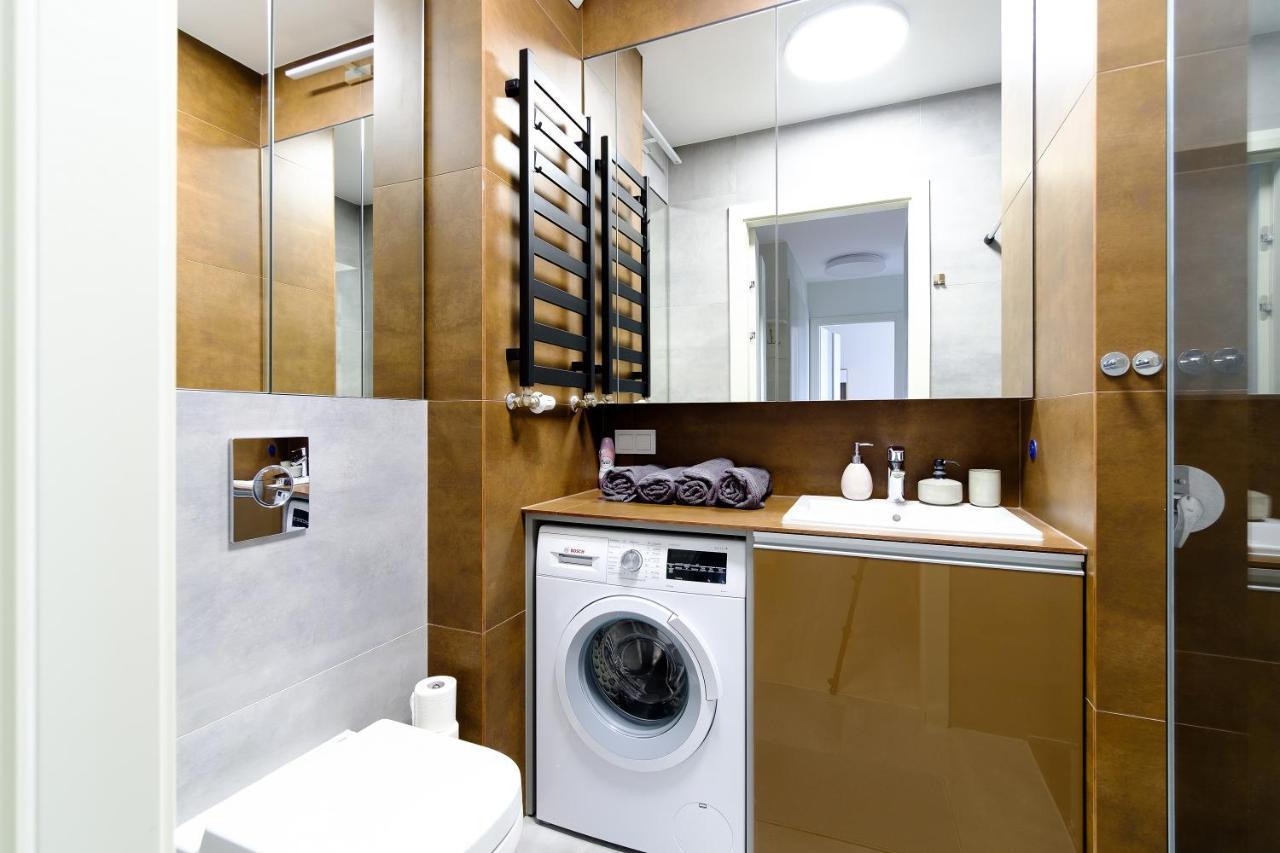 Hello Apartments Zajezdnia Wrzeszcz With Private Parking 格但斯克 外观 照片